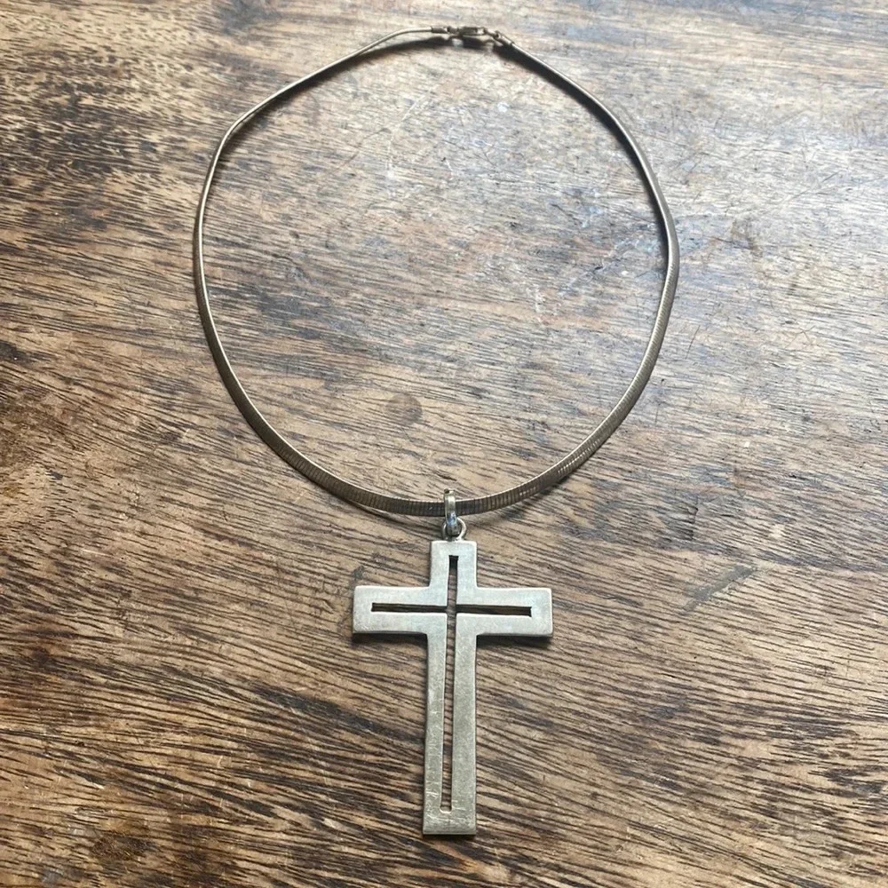 Sterling silver cross pendant (no chain)